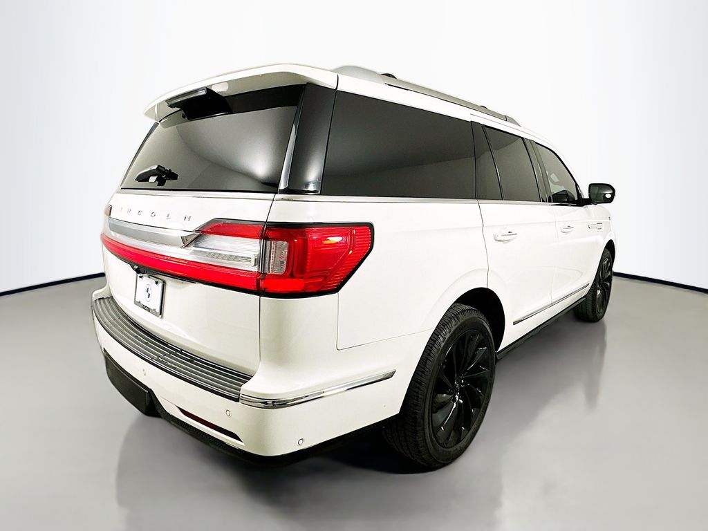 Thumbnail: 2021 Lincoln Navigator - 5