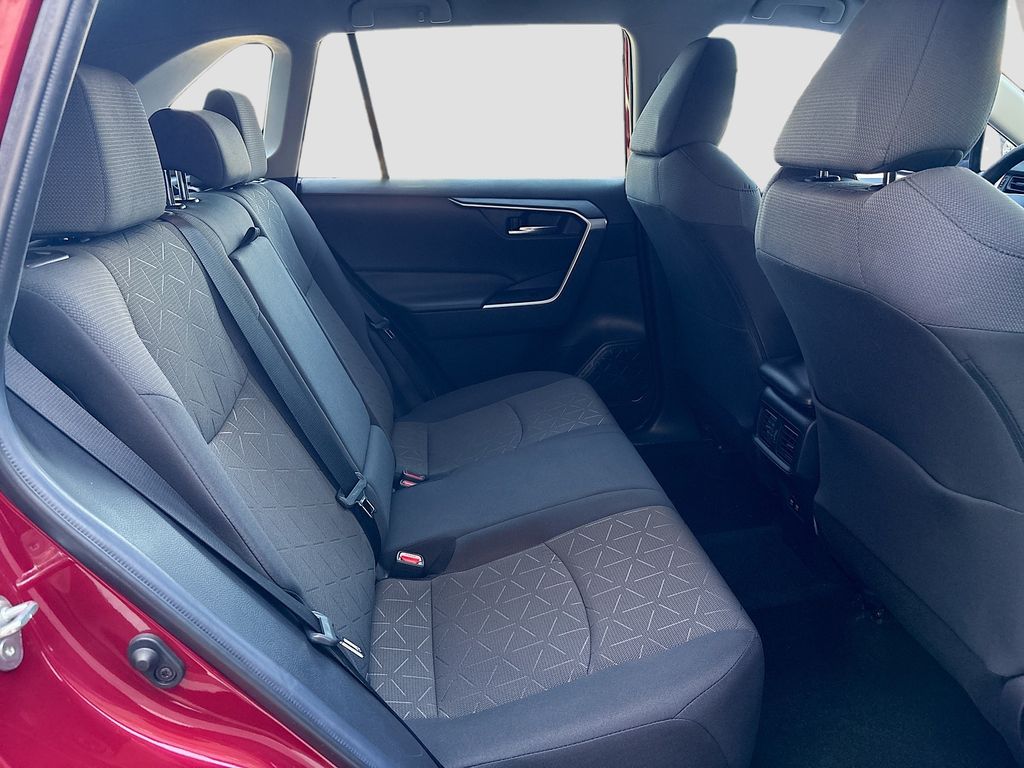 Thumbnail: 2020 Toyota RAV4 - 21