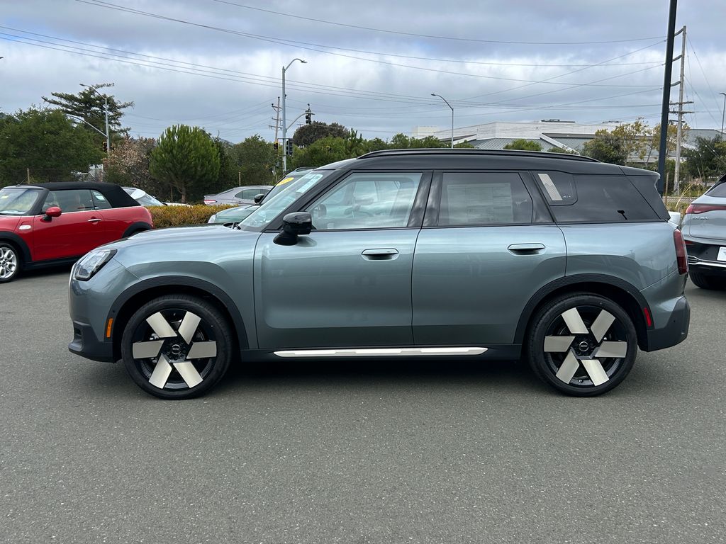 Thumbnail: 2027 MINI Cooper Countryman - 2