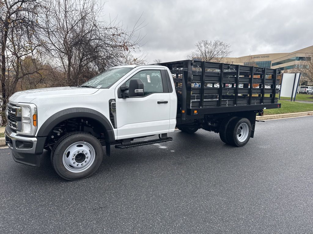 2025 Ford F-550 Super Duty Chassis Cab XL's photo