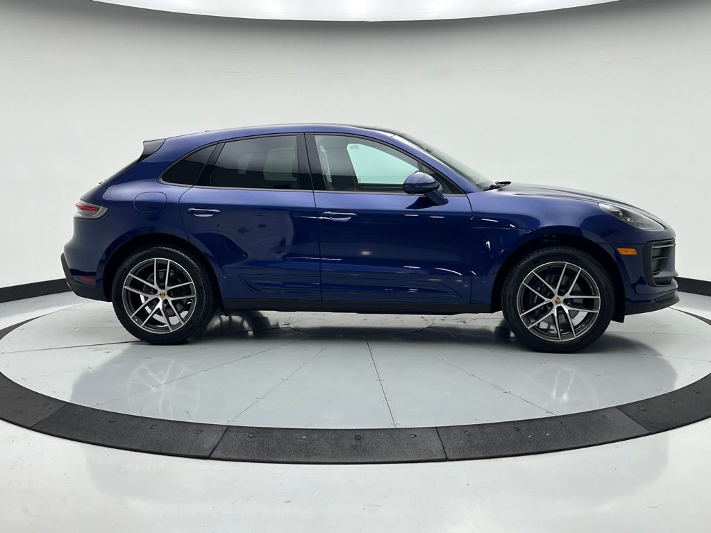 Thumbnail: 2025 Porsche Macan - 8
