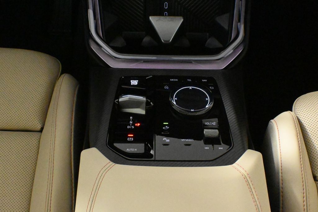 Thumbnail: 2026 BMW X3 - 23