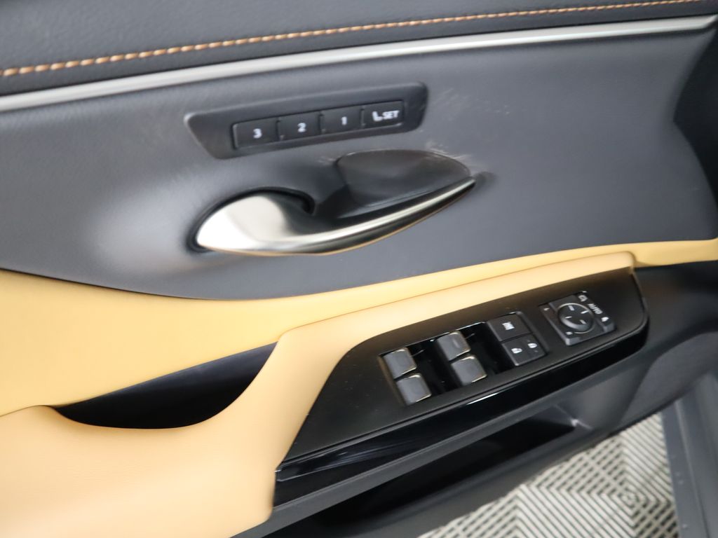 Thumbnail: 2025 Lexus ES - 24