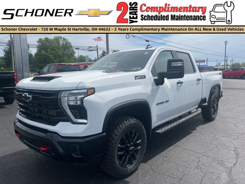 Summit White 2026 Chevrolet Silverado 2500HD Pickup Truck Four-Wheel Drive Automatic