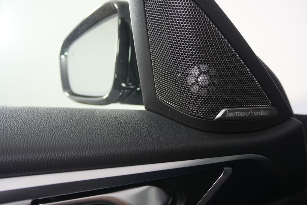 Thumbnail: 2026 BMW i4 - 9