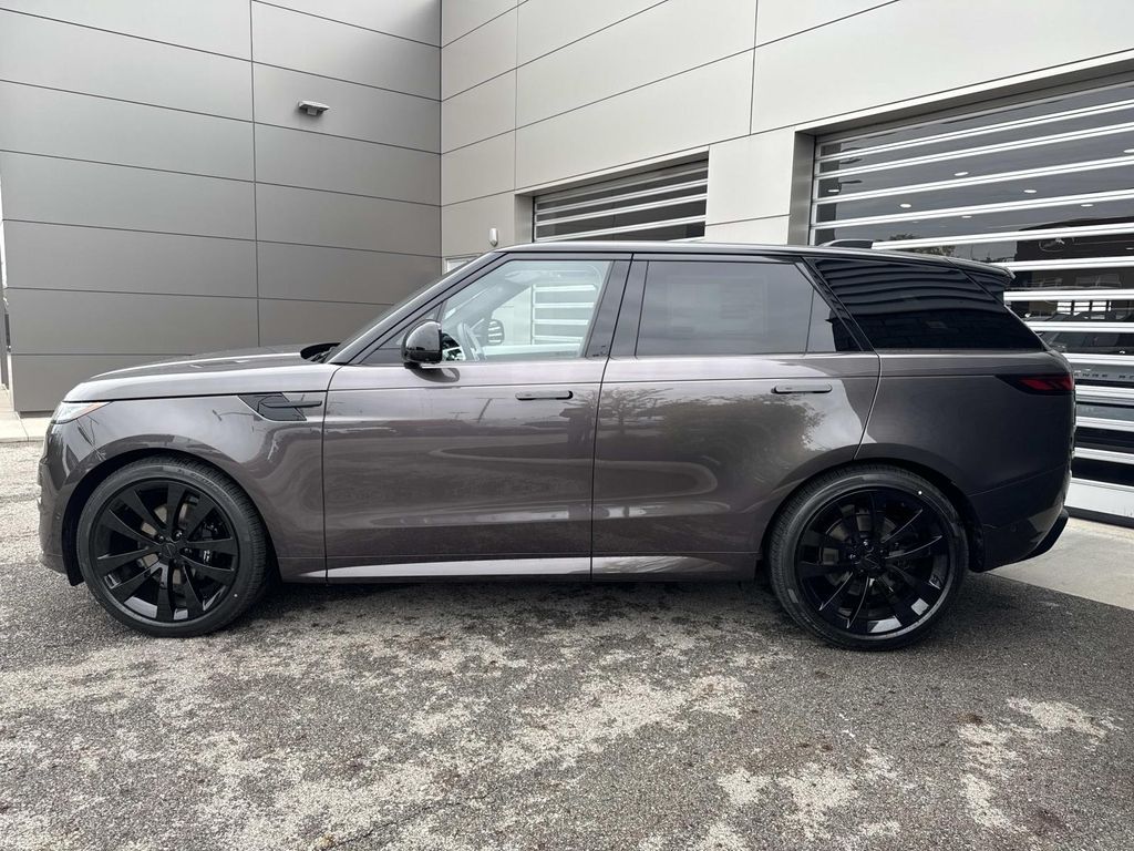 New 2026 Gray Land Rover Dynamic SE image 4
