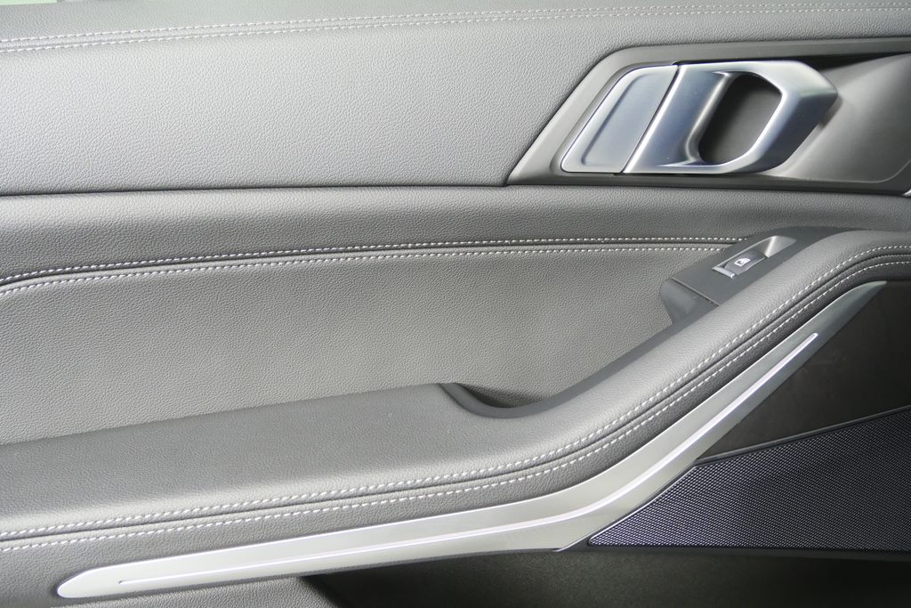 Thumbnail: 2022 BMW X5 - 13