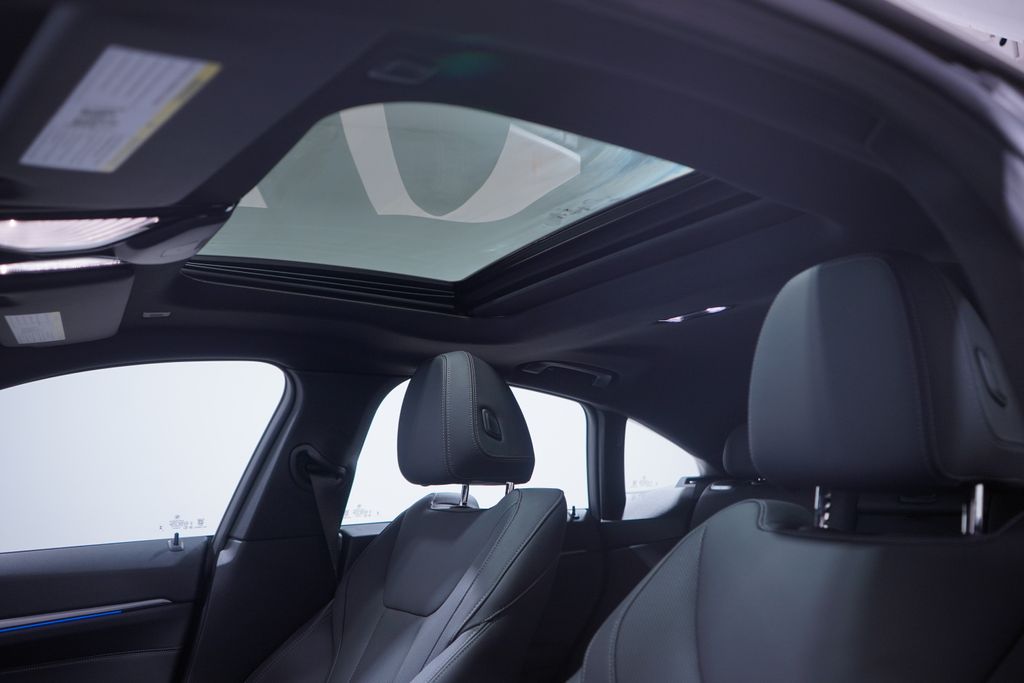 Thumbnail: 2025 BMW i4 - 8