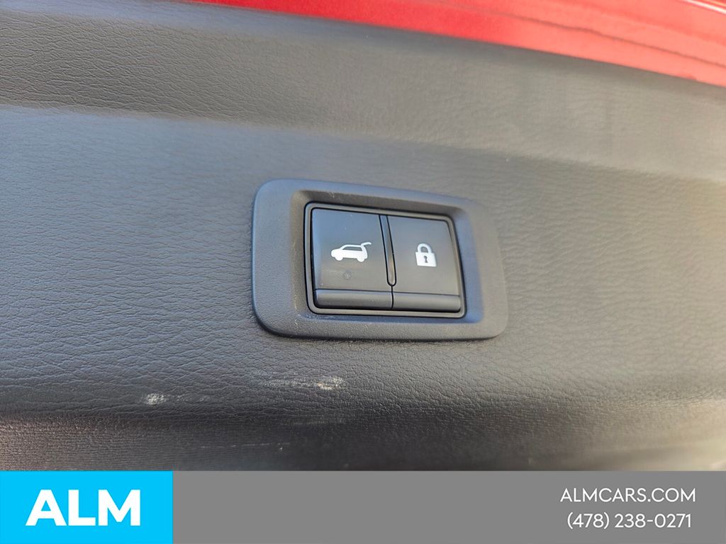 Used 2024 Red Mitsubishi SE image 12