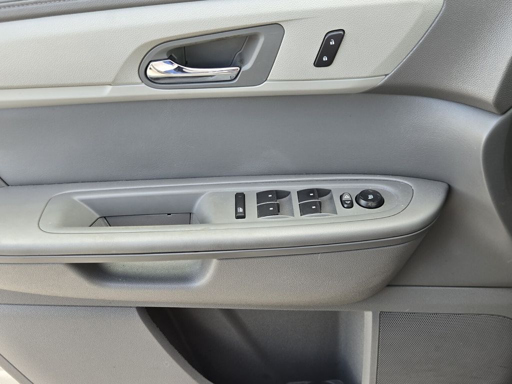 2014 Chevrolet Traverse - $6,989