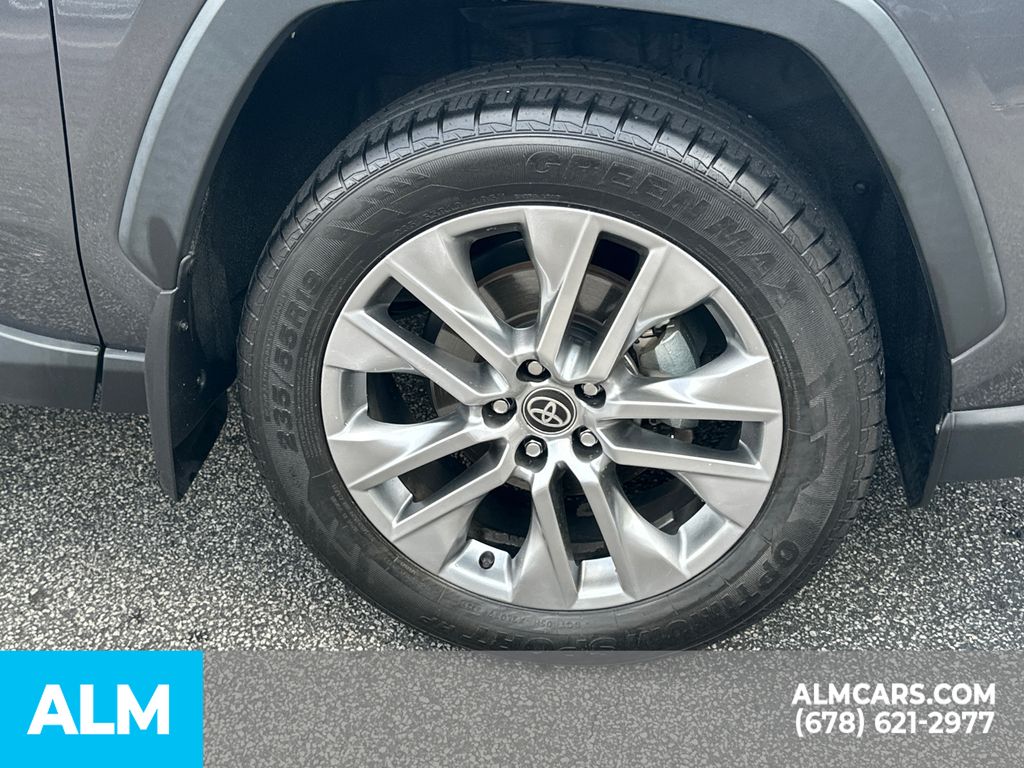 Used 2024 Gray Toyota XLE Premium image 14