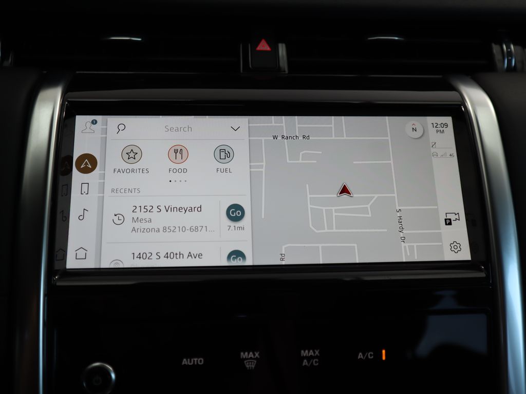 Thumbnail: 2023 Land Rover Discovery Sport - 16