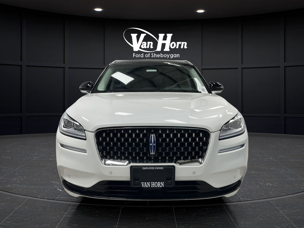 Used 2021 Pristine White Lincoln Grand Touring image 12