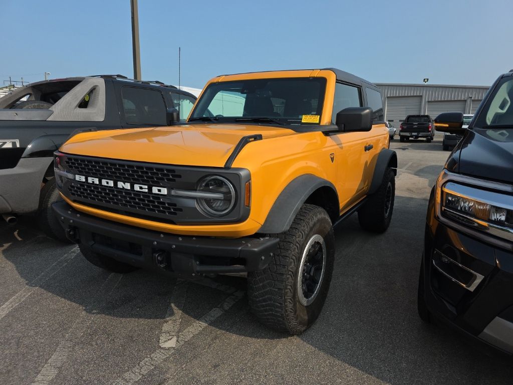 Cyber Orange Metallic Tricoat 2022 Ford Bronco SUV / Crossover Four-Wheel Drive 7-Speed Manual
