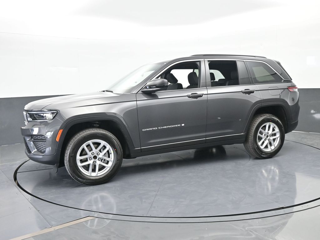 New 2026 Baltic Gray Metallic Clearcoat Jeep Laredo image 2