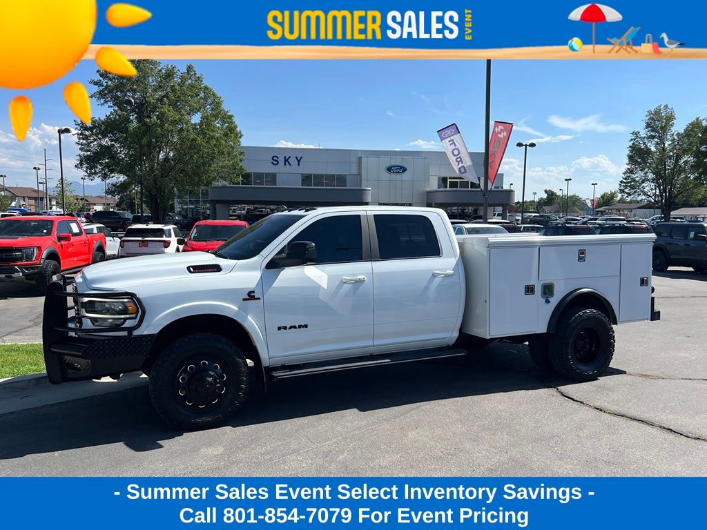 Bright White Clearcoat 2022 RAM 3500 Pickup Truck Four-Wheel Drive 6-Speed Automatic