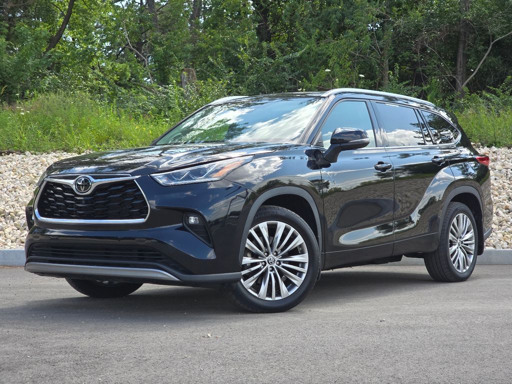 2022 Toyota Highlander Negro (Midnight Black Metallic) SUV/Crossover Tracción en las cuatro ruedas 8 velocidades Automática
