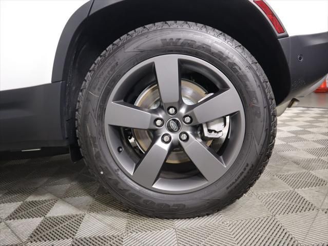 Thumbnail: 2025 Land Rover Defender - 32