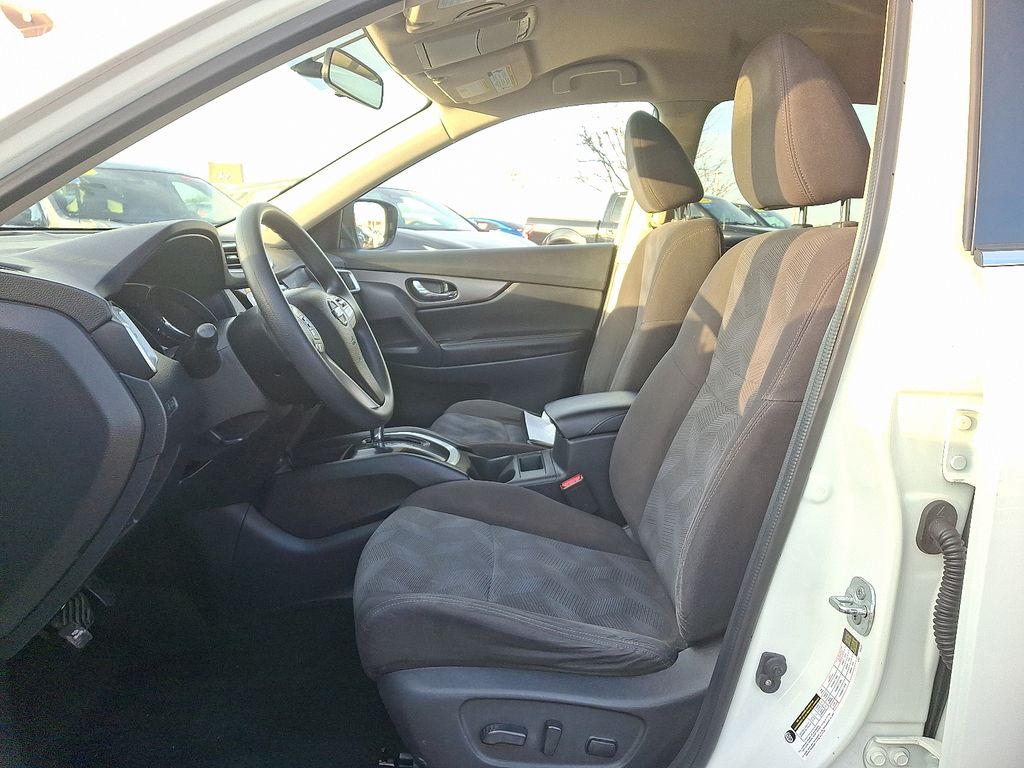 Thumbnail: 2016 Nissan Rogue - 14