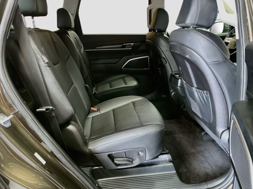 Used 2023 Dark Moss Kia S image 28