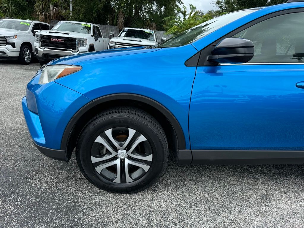 2017 Toyota RAV4 LE 11