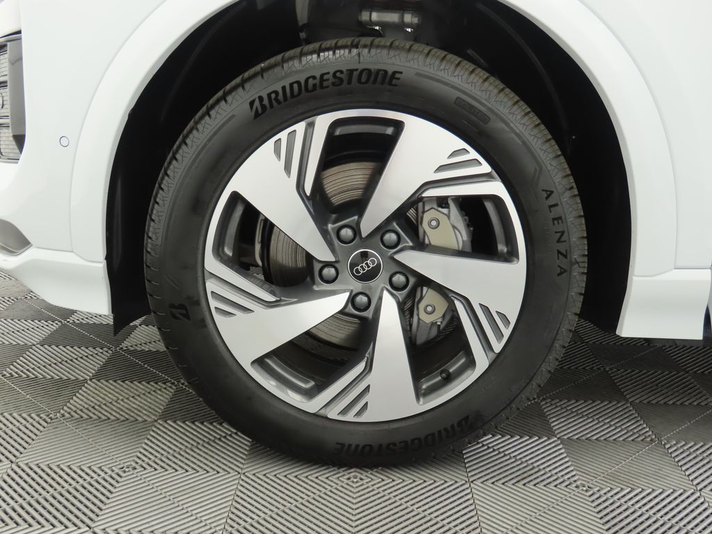 2025 Audi Q6 e-tron Premium 32