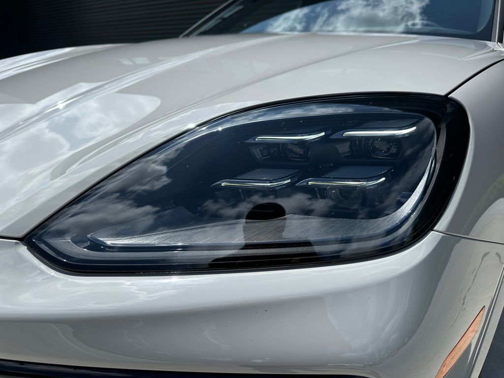 Thumbnail: 2025 Porsche  - 13