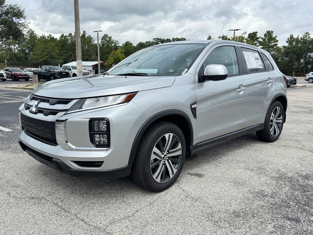 2025 Mitsubishi Outlander Sport ES photo 3