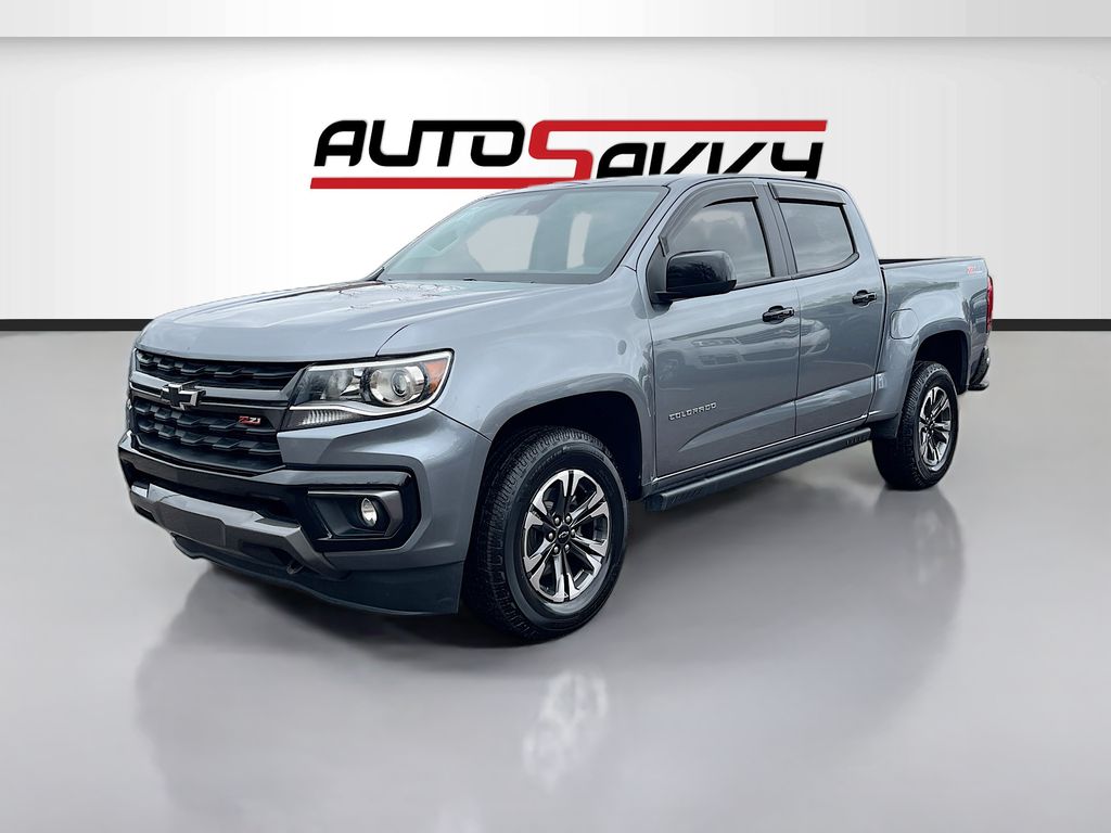 Used 2021 Gray Chevrolet Z71 image 3