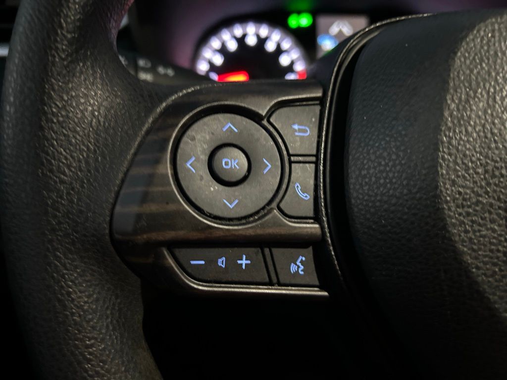 Thumbnail: 2022 Toyota RAV4 - 20