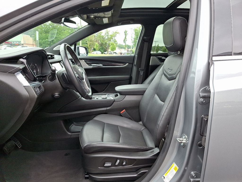 Thumbnail: 2023 Cadillac XT5 - 14