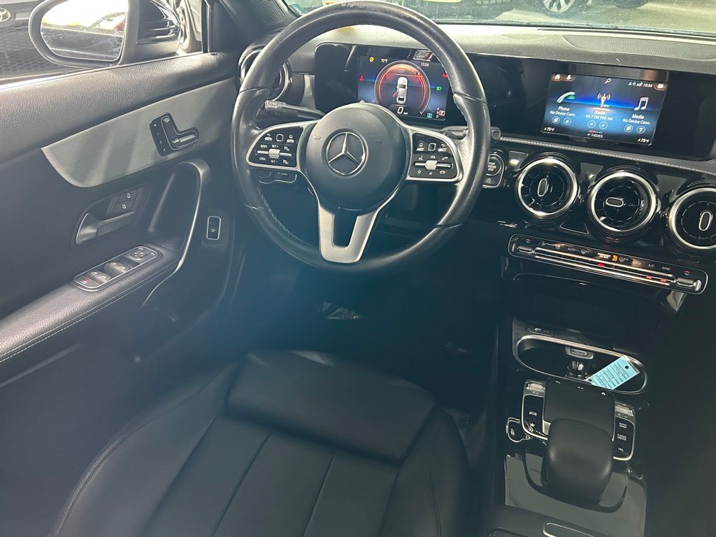 Used 2020 Cosmos Black Metallic Mercedes-Benz A 220 image 6