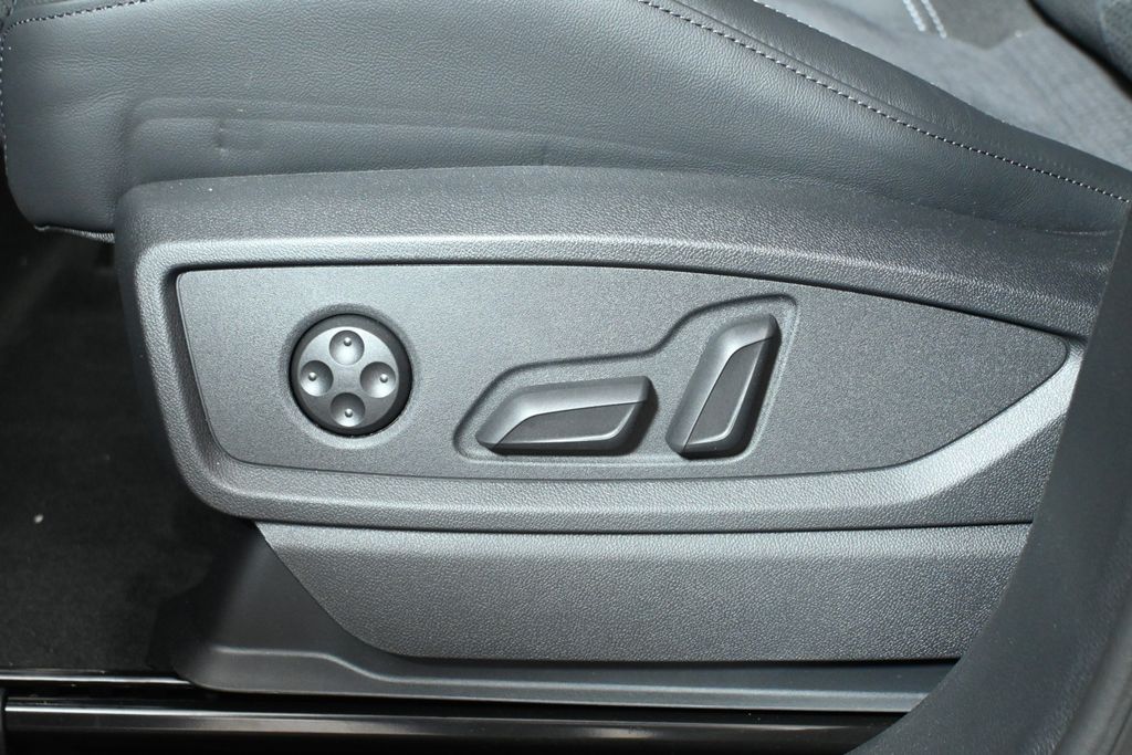 2024 Audi SQ5 Premium Plus 28