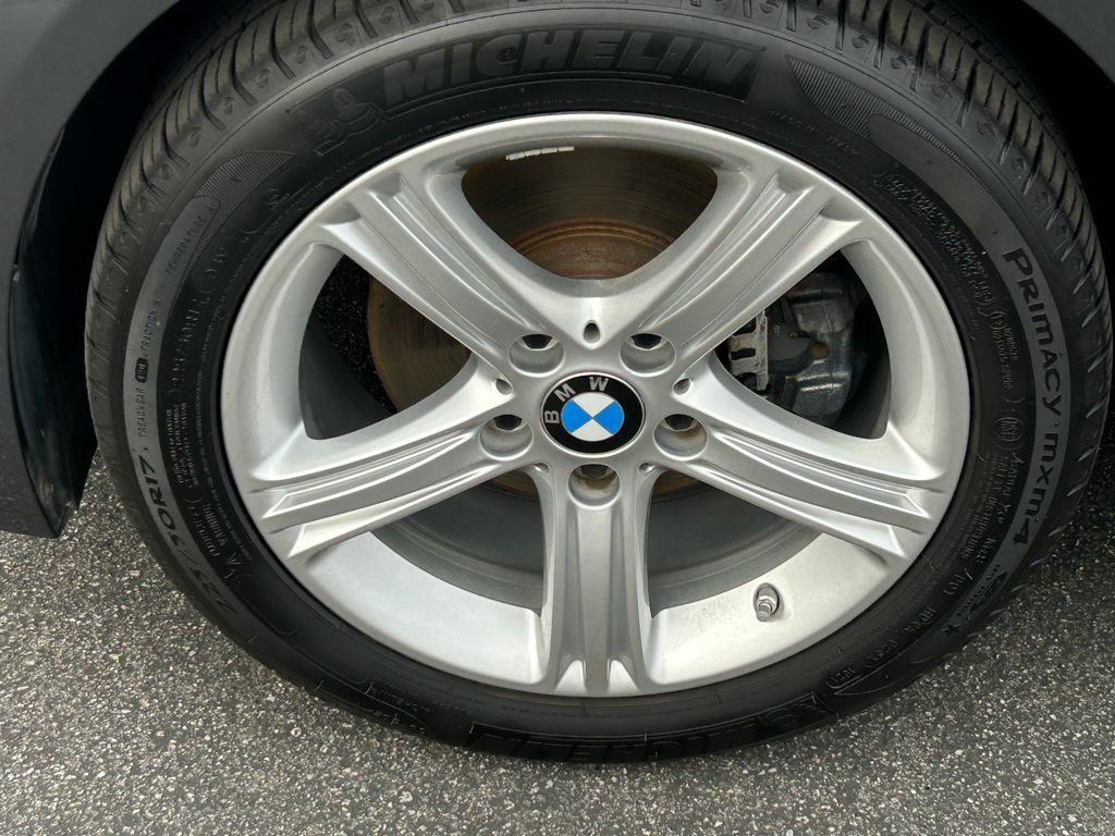Thumbnail: 2015 BMW 3 Series - 9