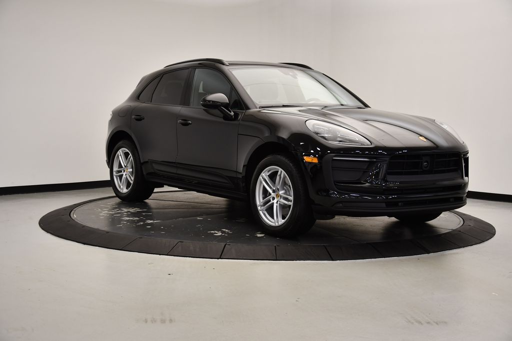 Thumbnail: 2025 Porsche Macan - 7