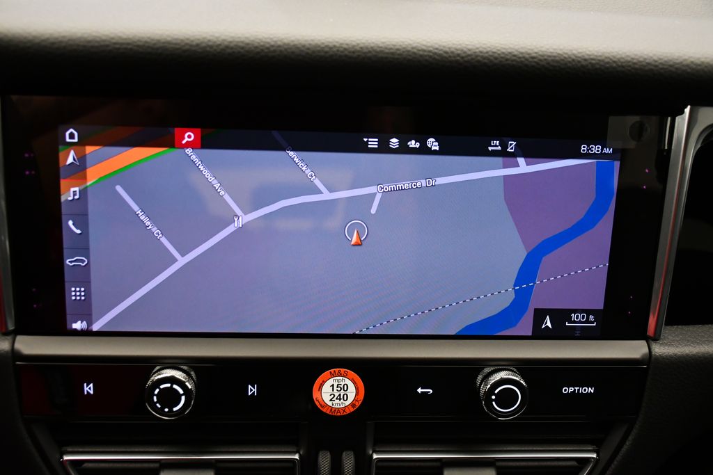 Thumbnail: 2026 Porsche Macan - 30