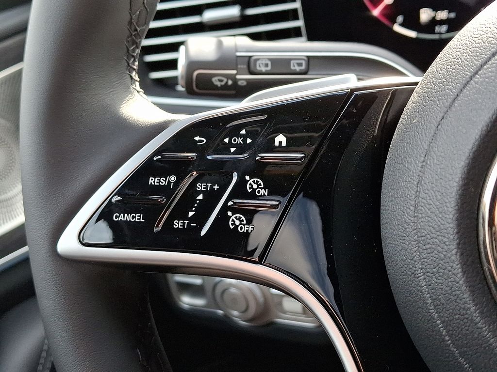 Thumbnail: 2026 Mercedes-Benz GLE - 16