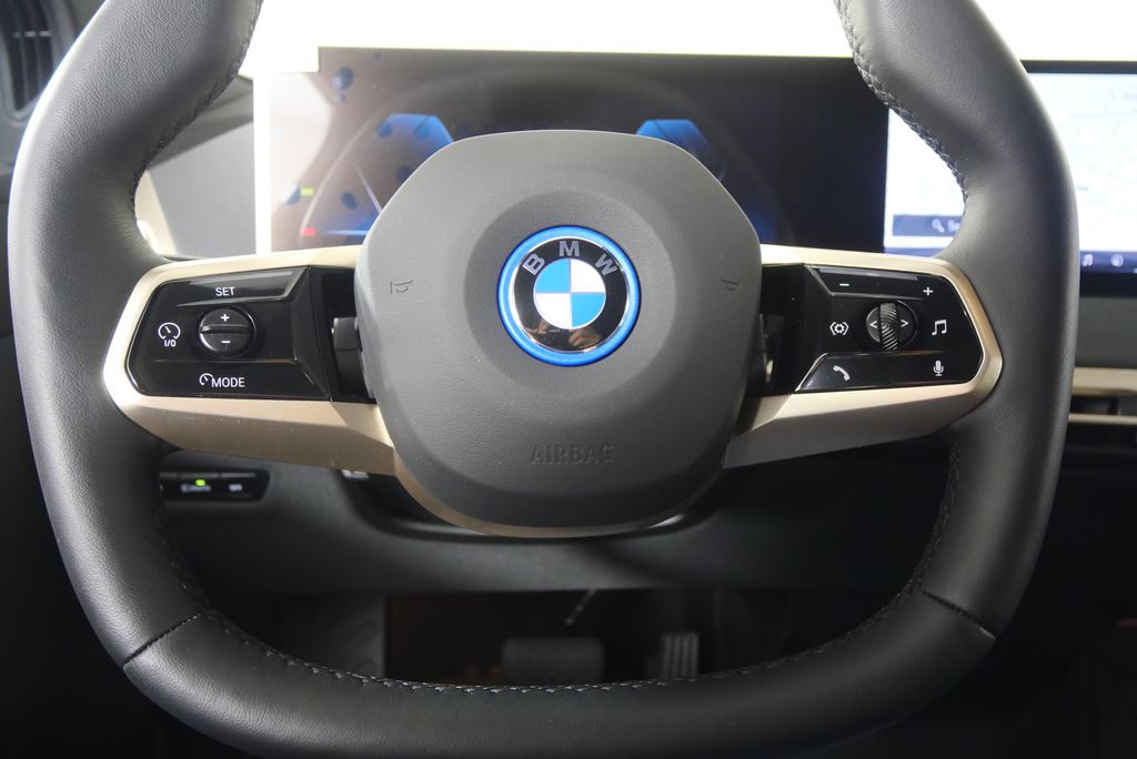 Thumbnail: 2025 BMW iX - 22