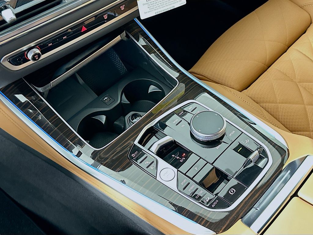 Thumbnail: 2026 BMW X5 - 15