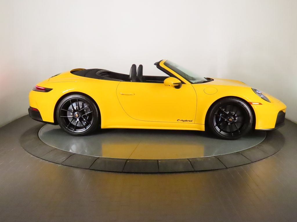 Thumbnail: 2026 Porsche 911 - 16