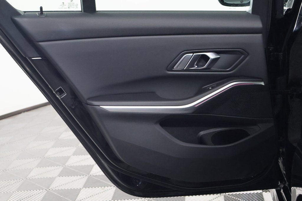 Thumbnail: 2023 BMW 3 Series - 13