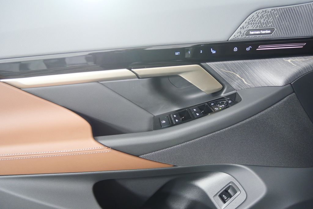 Thumbnail: 2026 BMW 5 Series - 9