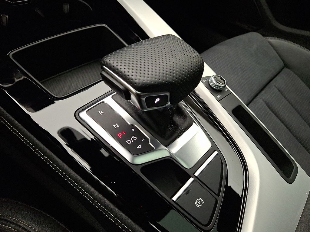 Thumbnail: 2023 Audi A4 - 15