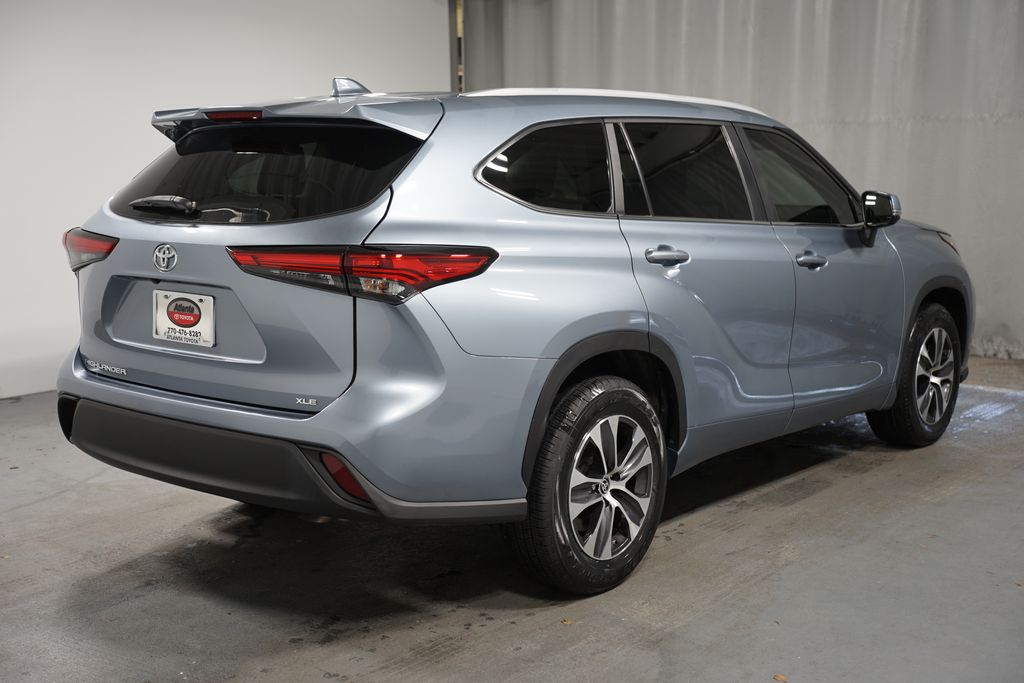 2023 Toyota Highlander XLE 8