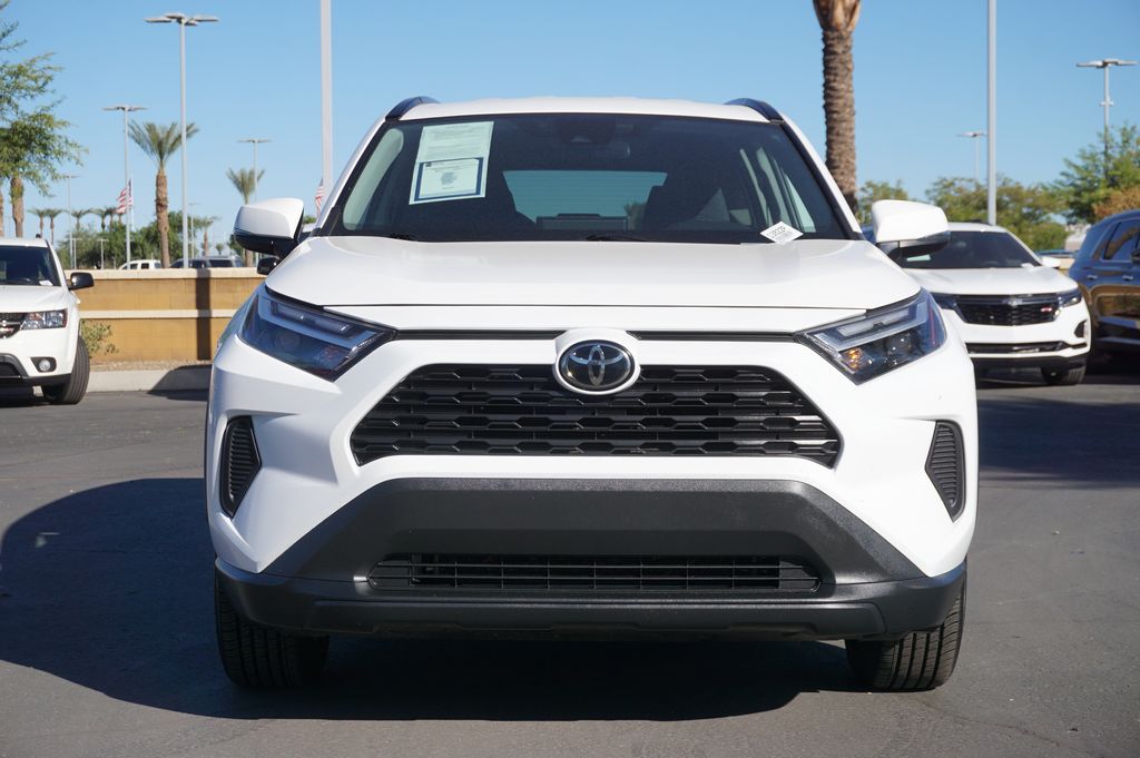 2023 Toyota RAV4 XLE 5