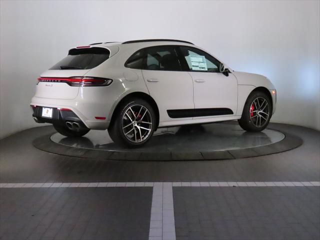 Thumbnail: 2026 Porsche Macan - 7