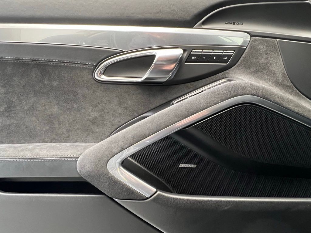 Thumbnail: 2015 Porsche Cayman - 18