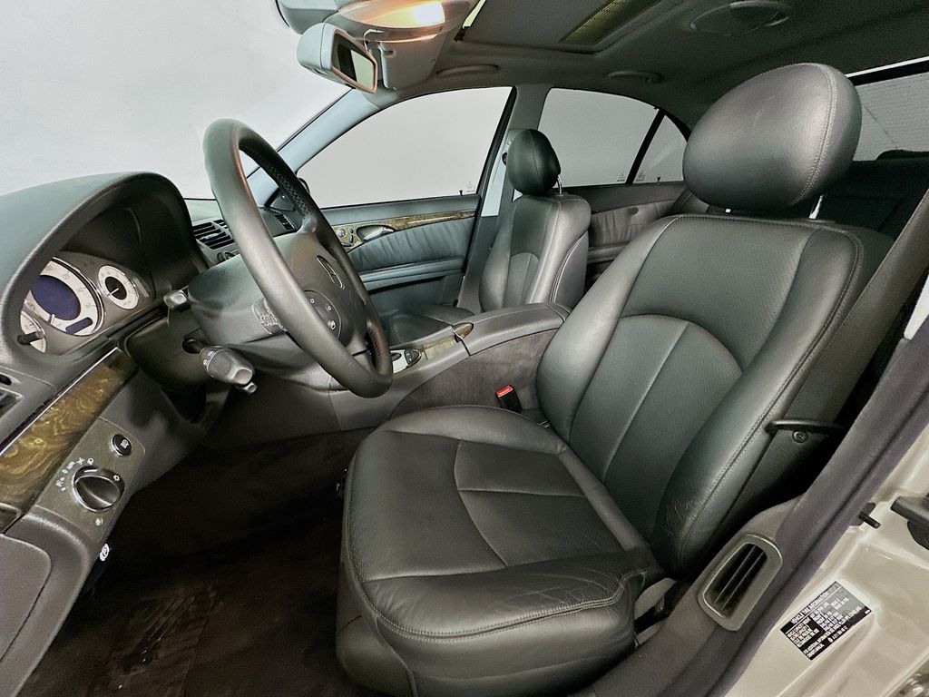 Thumbnail: 2005 Mercedes-Benz E-Class - 19