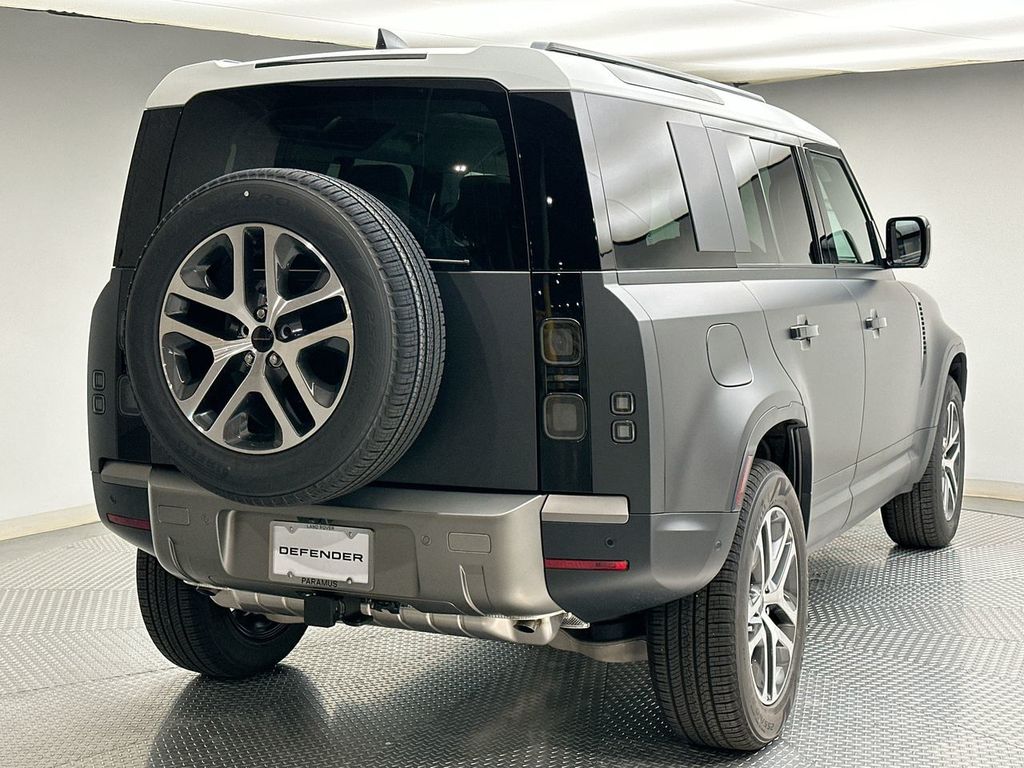 Thumbnail: 2026 Land Rover Defender - 3