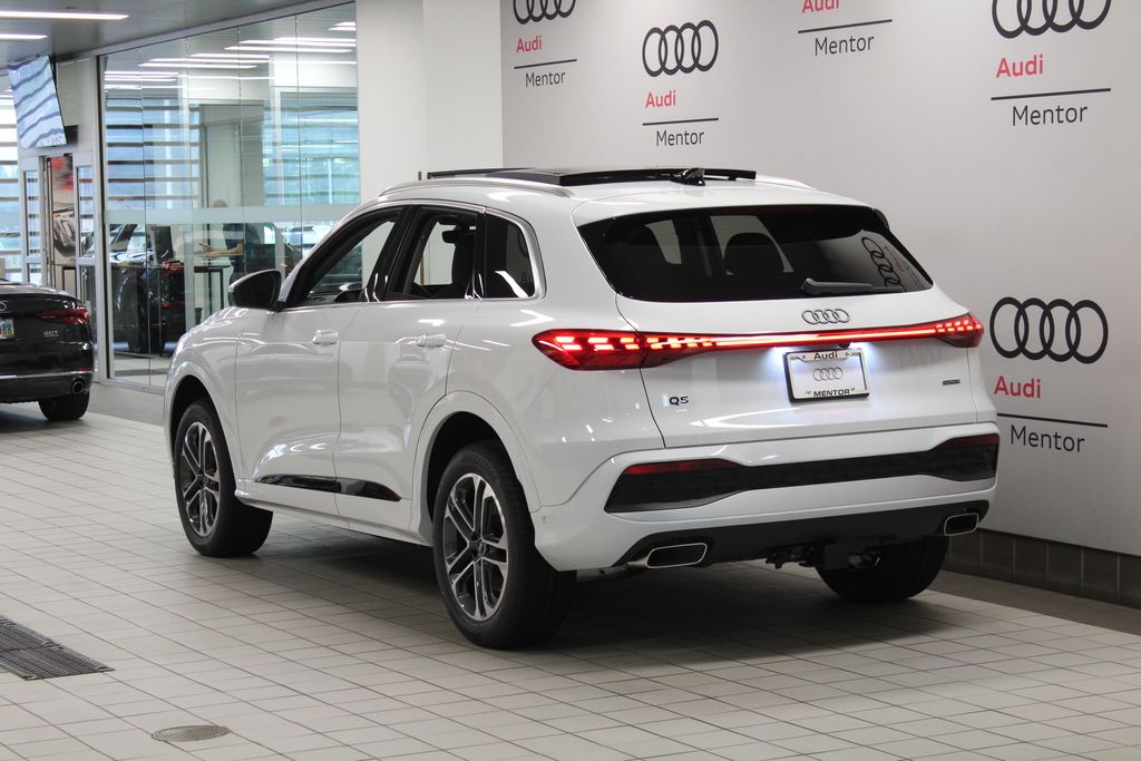 Thumbnail: 2026 Audi Q5 - 4